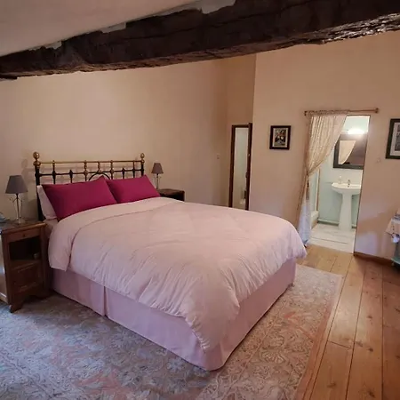 Maison Saint Alojamento de Acomodação e Pequeno-almoço Saulgond